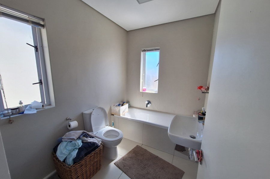 2 Bedroom Property for Sale in Somerset Lakes Western Cape